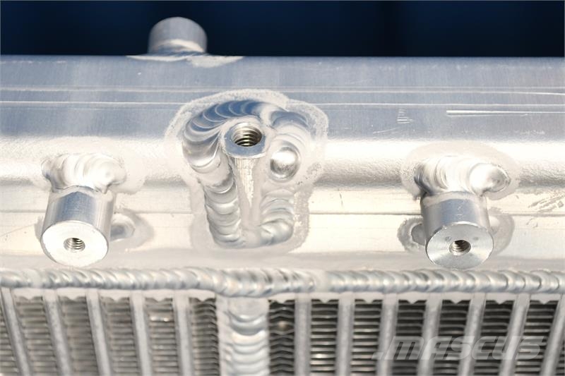 Freightliner Cascadia Radiator # 601236 Radiadores