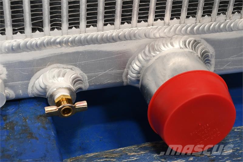 Freightliner Cascadia Radiator # 601236 Radiadores