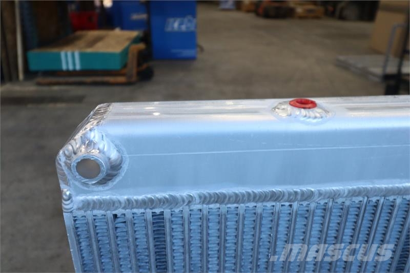 Freightliner Cascadia Radiator # 601487 Radiadores