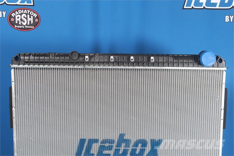 Freightliner Cascadia Radiator # 601166 Radiadores