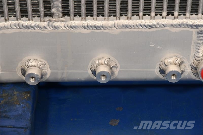 Freightliner Cascadia Radiator # 601210 Radiadores