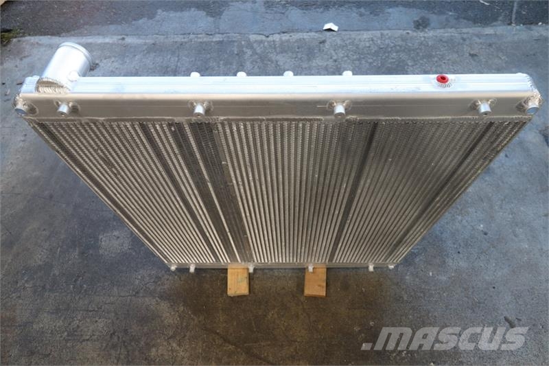 Freightliner Cascadia Radiator # 601487 Radiadores