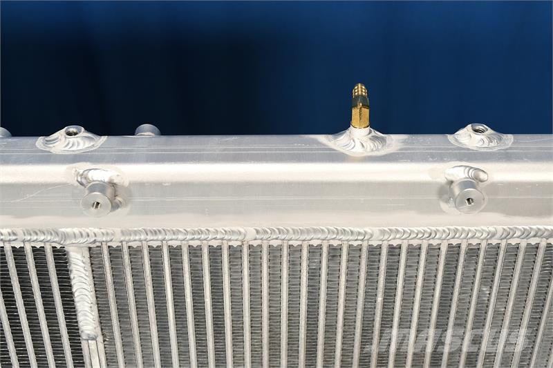 Freightliner Cascadia Radiator # 601236 Radiadores