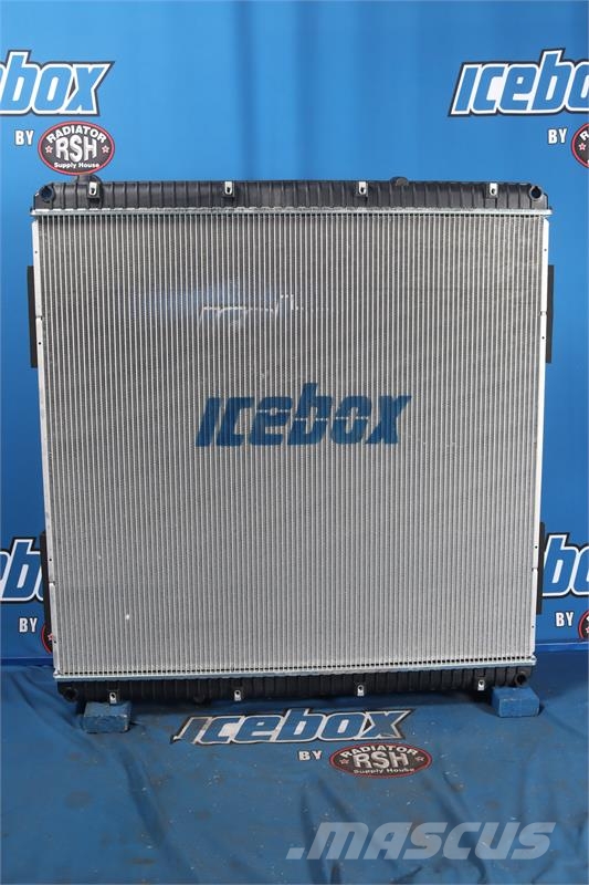 Freightliner Cascadia Radiator # 601166 Radiadores