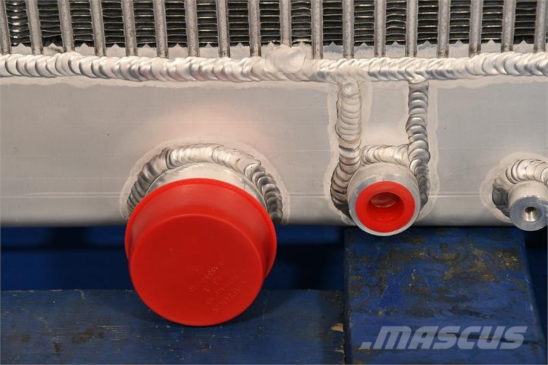 Freightliner Cascadia Radiator # 601210 Radiadores