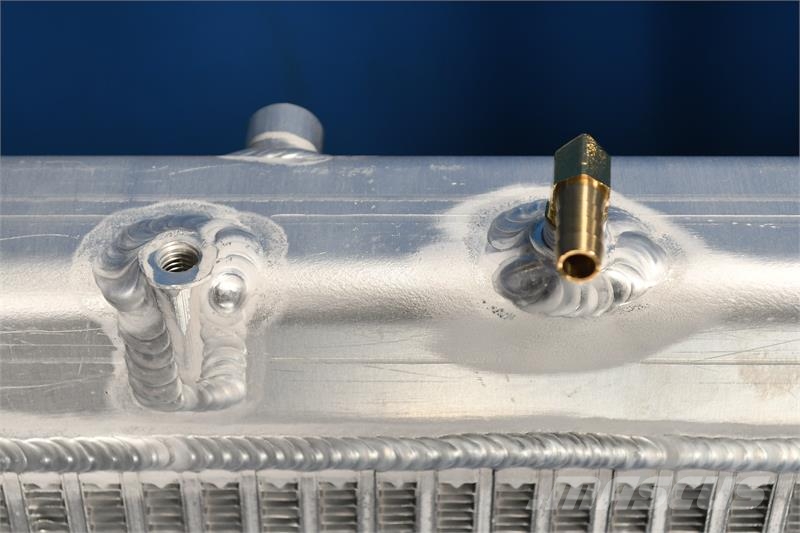 Freightliner Cascadia Radiator # 601236 Radiadores