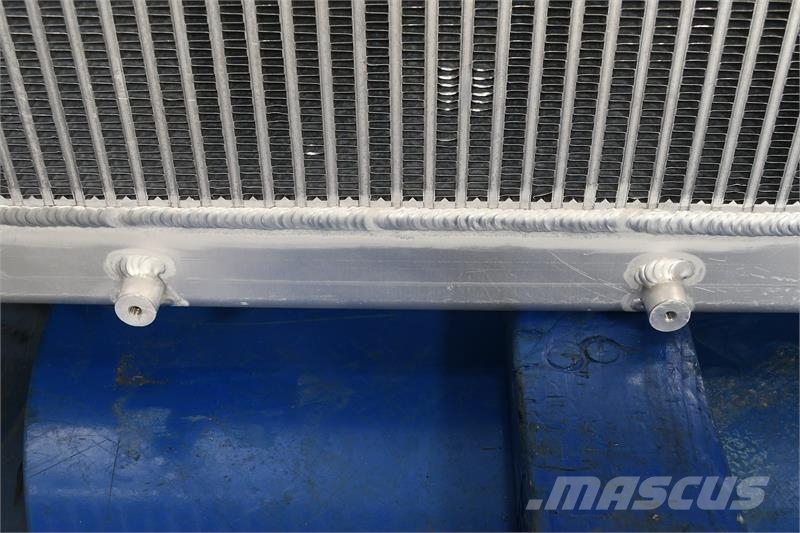 Freightliner Cascadia Radiator # 601236 Radiadores