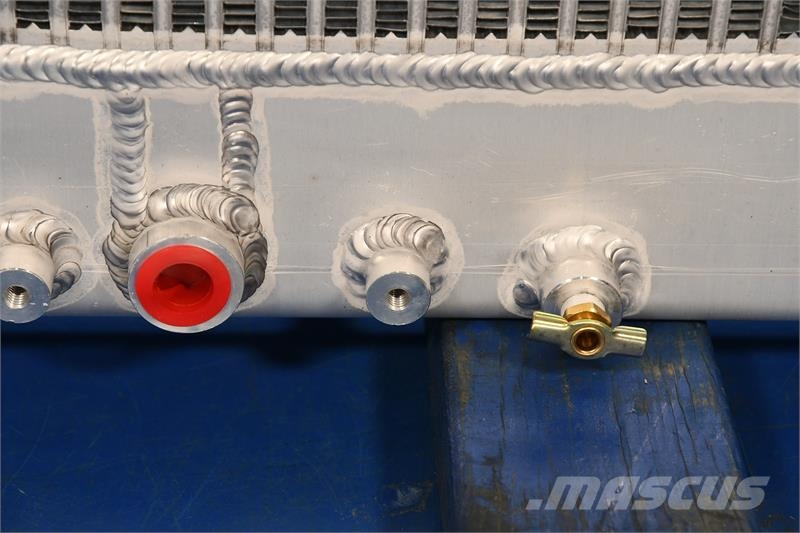 Freightliner Cascadia Radiator # 601210 Radiadores