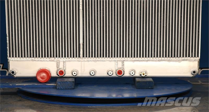 Freightliner Cascadia Radiator # 601210 Radiadores