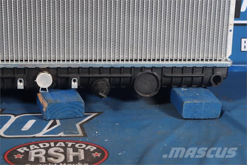 Freightliner Cascadia Radiator # 601166 Radiadores