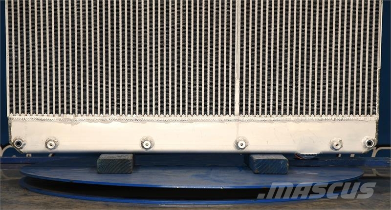 Freightliner Cascadia Radiator # 601210 Radiadores