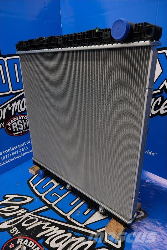 Freightliner Cascadia Radiator # 601417 Radiadores