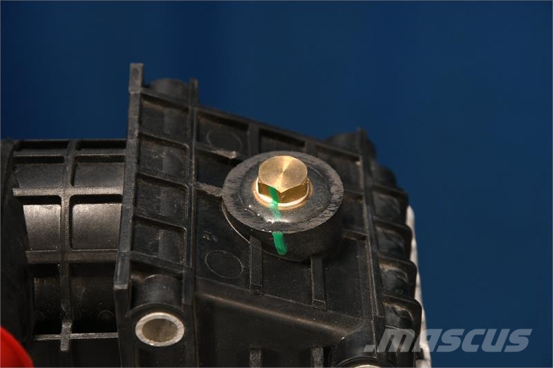 Freightliner Century, FLD 120, Columbia M2 Radiator # 601056 ラジエター