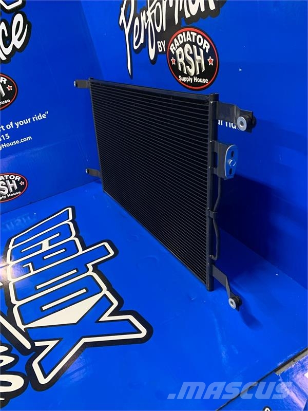 Freightliner Columbia, Century, M2 AC Condenser # 601557 Radijatori