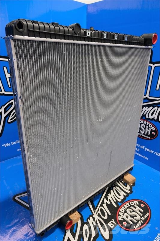 Freightliner Columbia, M2 LT9500 Series, Radiator # 601130 ラジエター