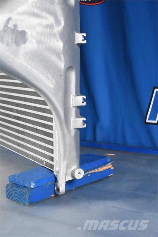 Freightliner Coronado Charge Air Cooler # 601370 Radiadores