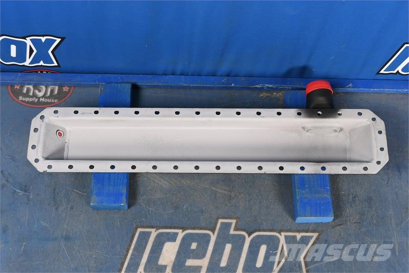 Freightliner Cross Flow Tank # 601476 Радиатори
