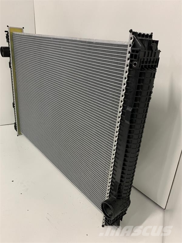 Freightliner FLD, Century Class, Buisness Radiator # 601027 Радіатори