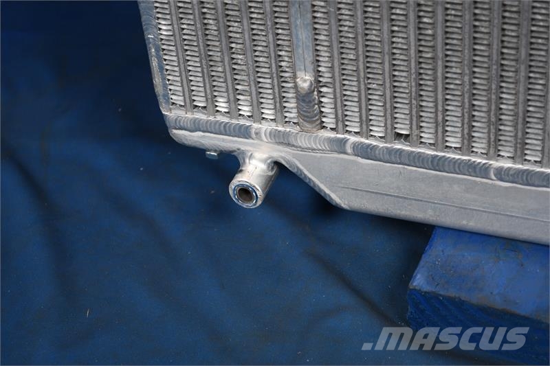 Freightliner FLD, Century, Business Class Radiator # 601024 Радіатори