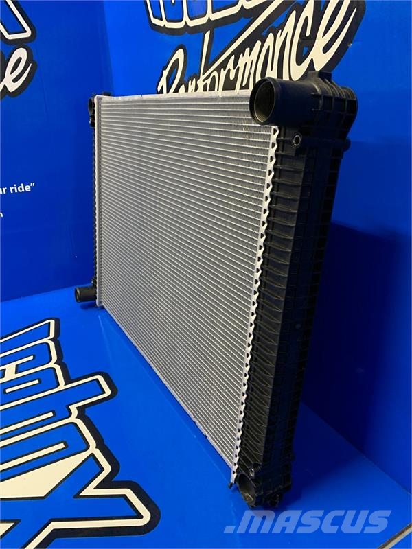 Freightliner M-2 Business Class Radiator # 601178 ラジエター