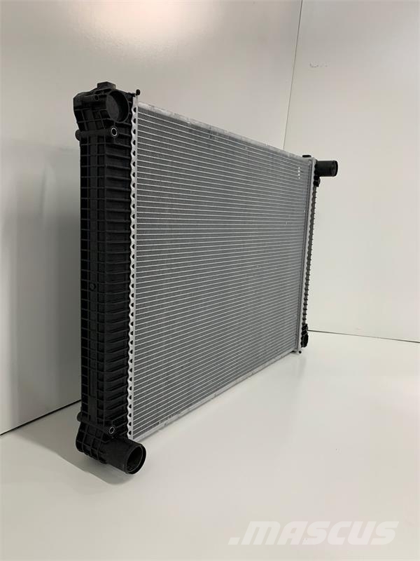 Freightliner M-2 Business Class Radiator # 601178 ラジエター