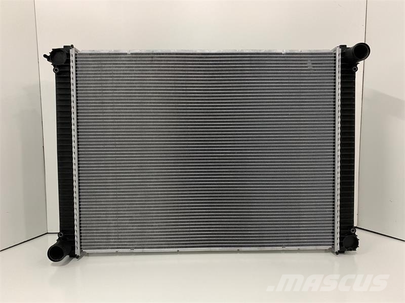 Freightliner M-2 Business Class Radiator # 601178 ラジエター