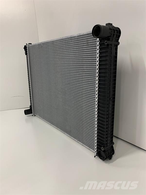 Freightliner M-2 Business Class Radiator # 601178 ラジエター