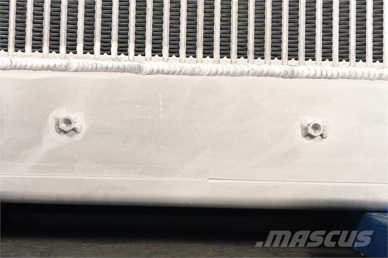 Freightliner M-2 Radiator # 601223 Радиатори