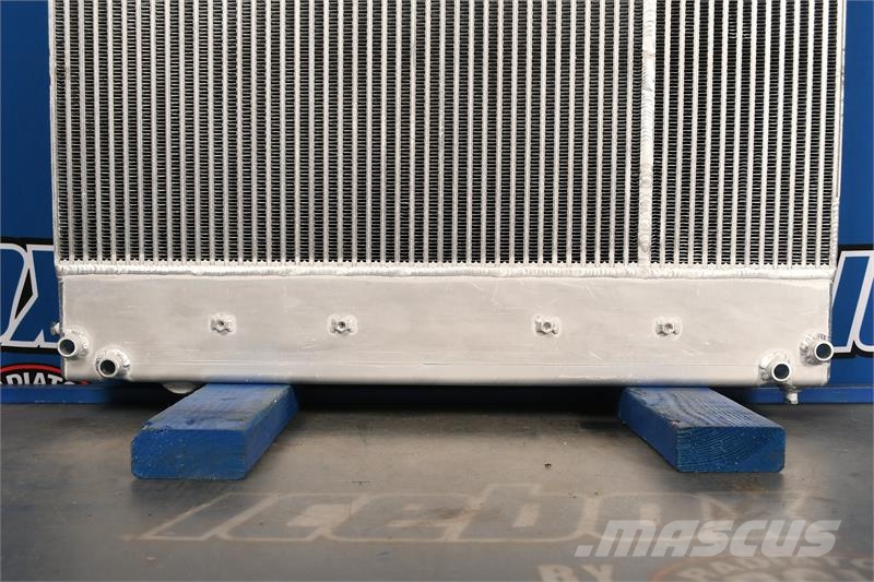 Freightliner M-2 Radiator # 601223 Радиатори