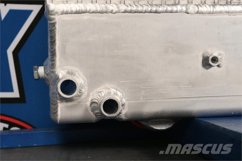 Freightliner M-2 Radiator # 601223 Радиатори