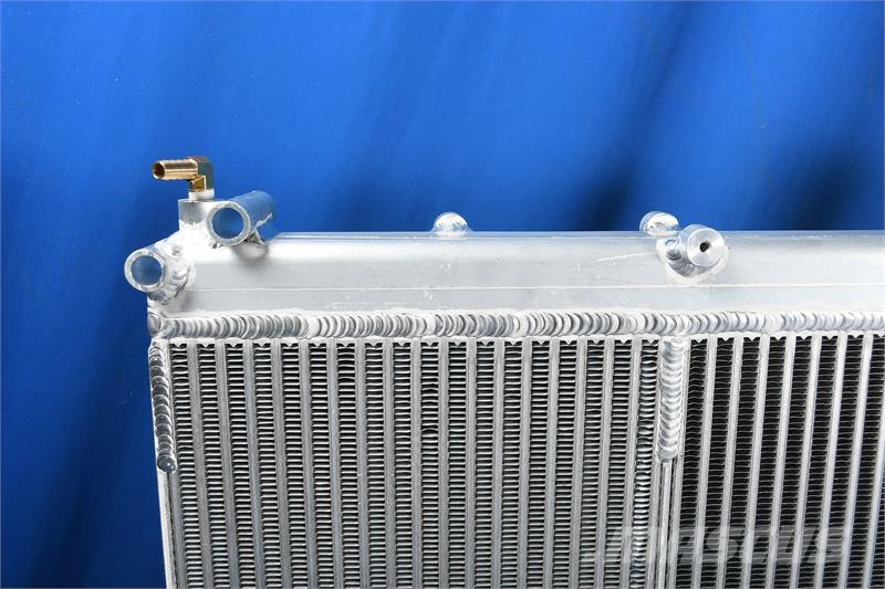 Freightliner M2 106 Radiator # 601615 ラジエター