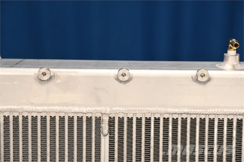 Freightliner M2, 106 Radiator # 601498 Radiaatorid