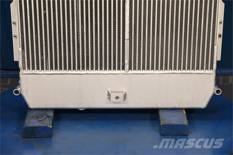 Freightliner M2, 106 Radiator # 601498 Radiaatorid