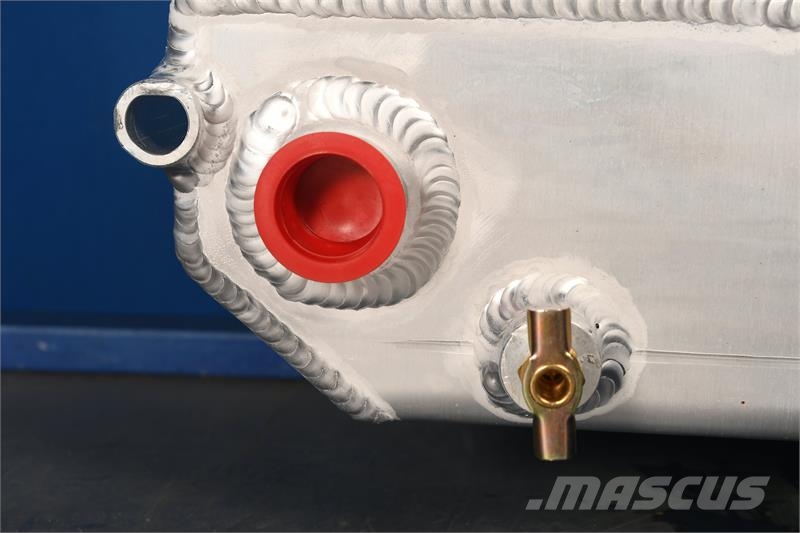 Freightliner M2 Radiator # 601614 ラジエター