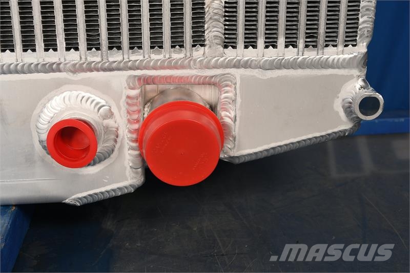 Freightliner M2 Radiator # 601614 ラジエター