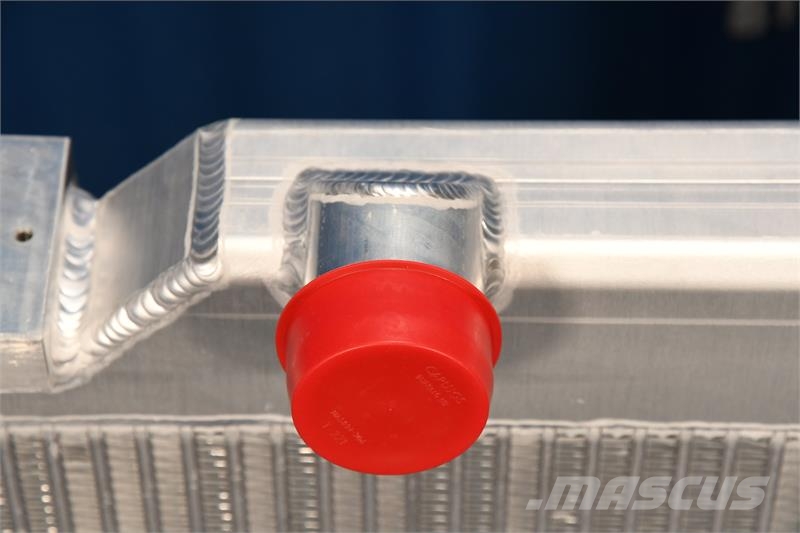 Freightliner Radiator # 740025 Радиатори
