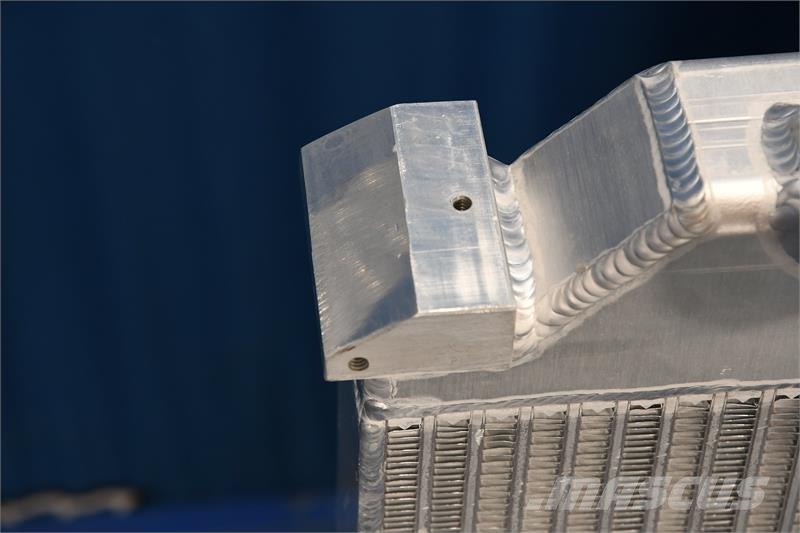 Freightliner Radiator # 740025 Радиатори