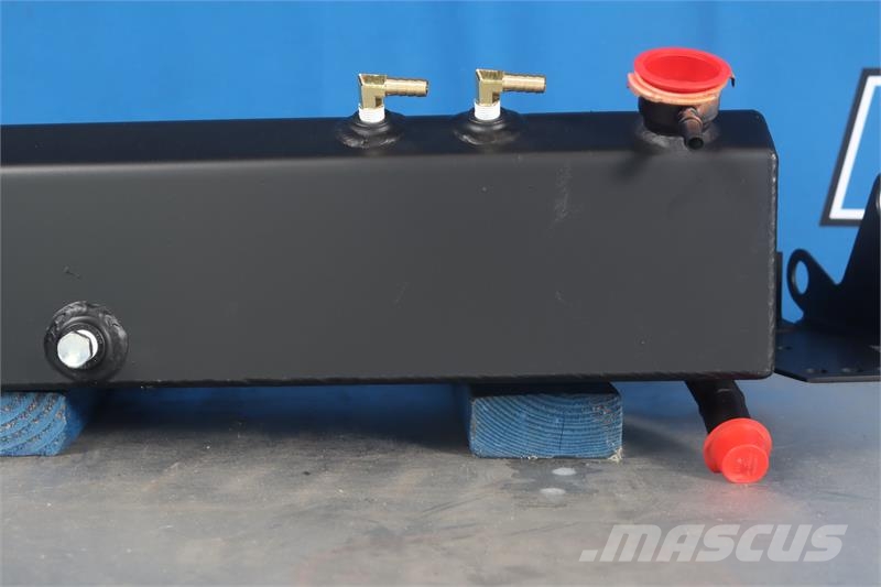 Freightliner T462 Surge Tank # 601483 Radijatori
