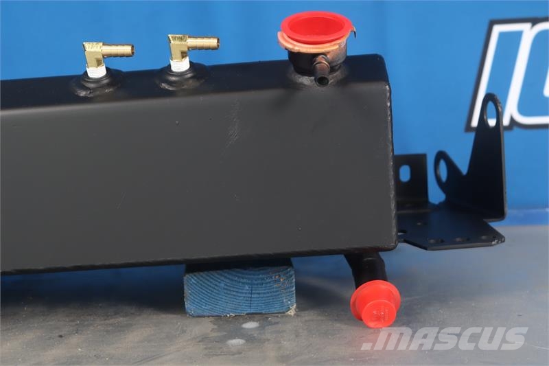 Freightliner T462 Surge Tank # 601483 Radijatori