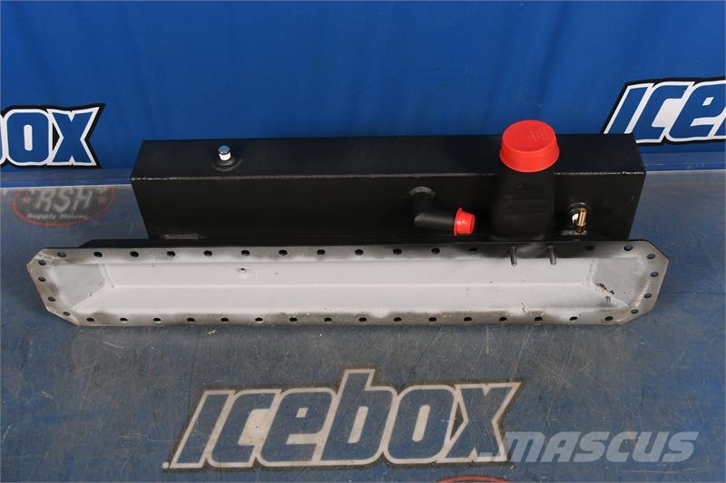 Freightliner Top Tank # 601465 Радиатори