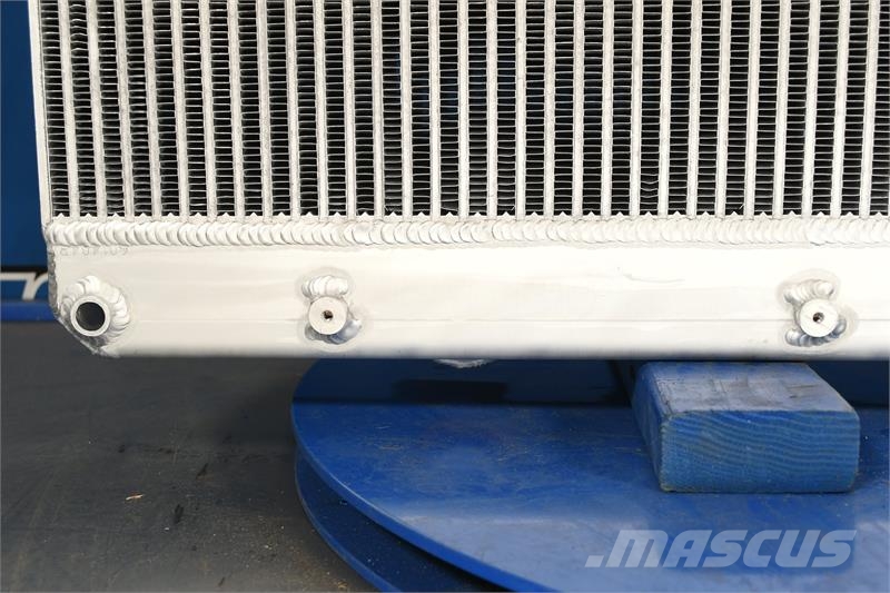 Freightliner W10 Coronado Radiator # 601404 Radijatori