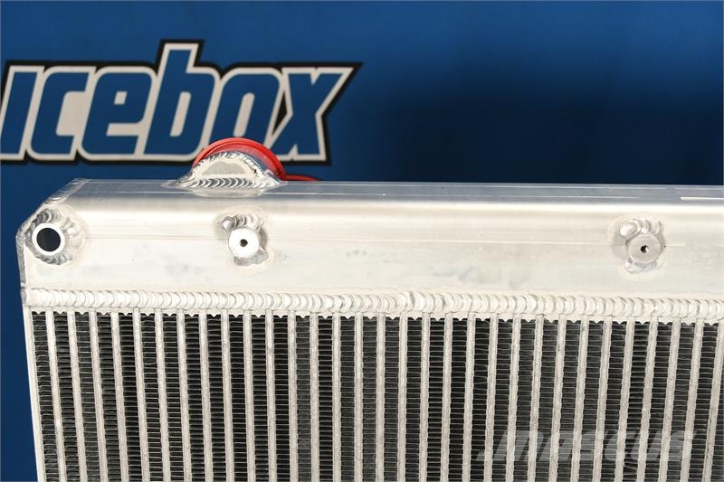 Freightliner W10 Coronado Radiator # 601404 Radijatori