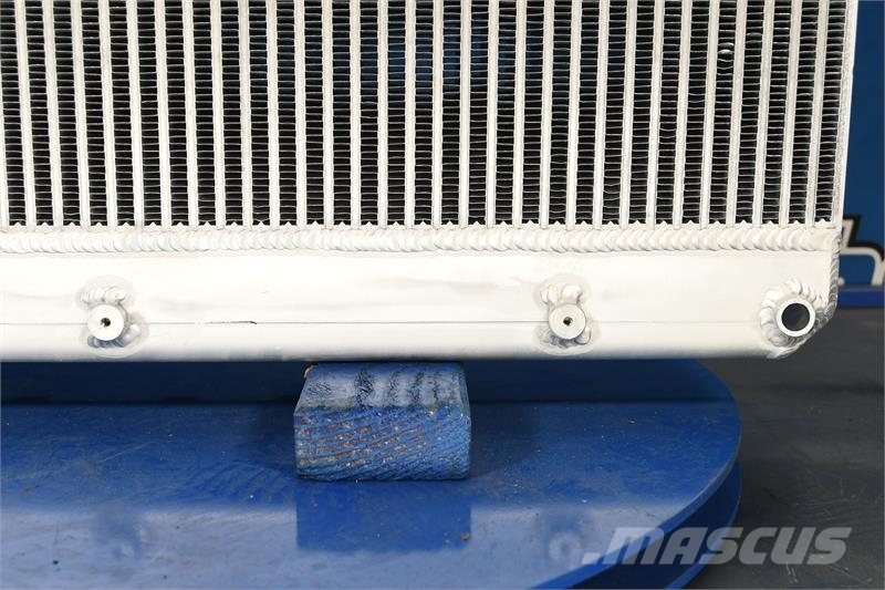 Freightliner W10 Coronado Radiator # 601404 Radijatori