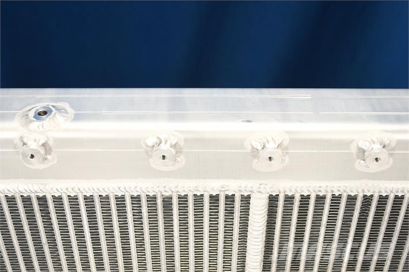 Freightliner W10 Coronado Radiator # 601404 Radijatori