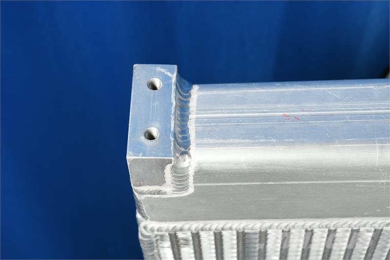 Hino 258, 256 Radiator # 609610 Radiadores