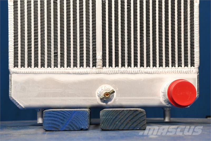 Hitachi 180 Radiator # 871138 Radiadores