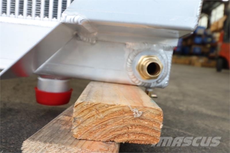 Hyster H520 Radiator # 940205 مشعات