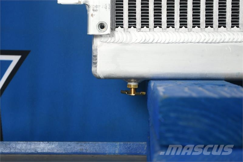 Hyster Radiator # 940047 Радиатори