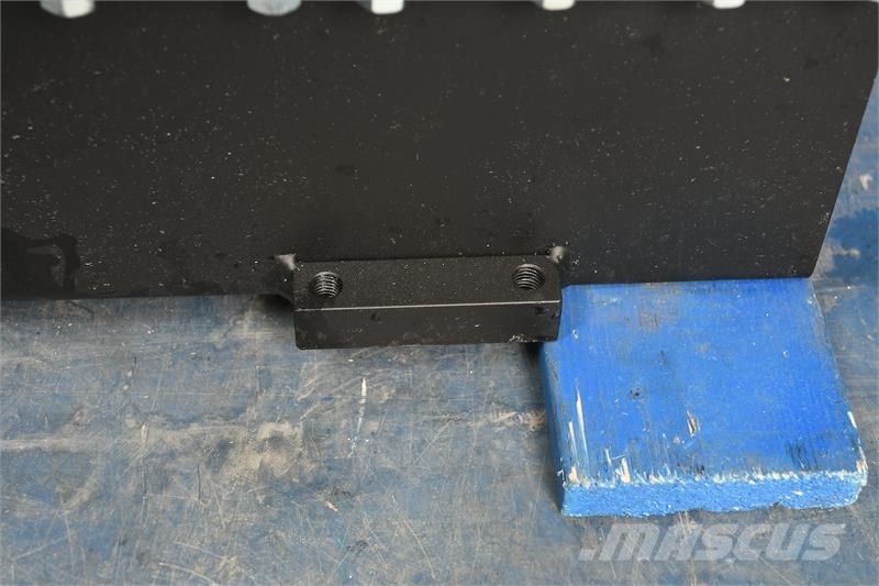 Hyundai 740-3 Radiator # 890188 Радиатори