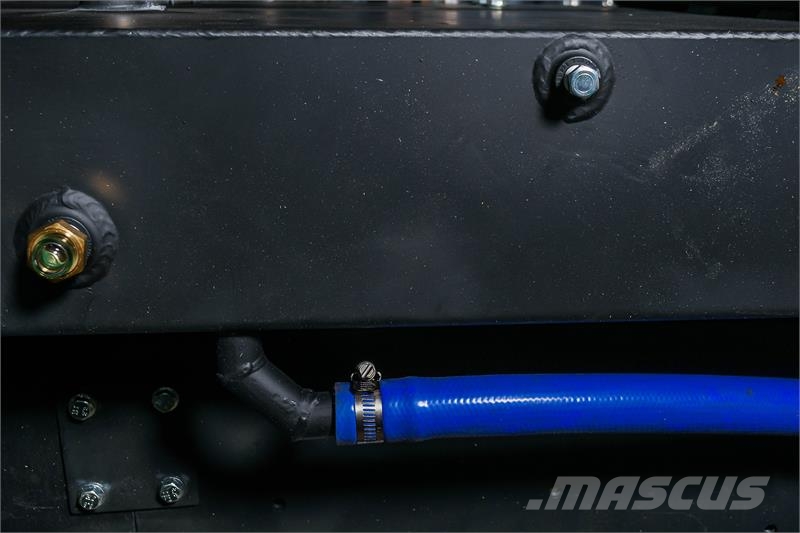 Hyundai / Doosan 451KW Radiator # 990249 Radiatoare